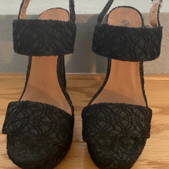 Quipid Black Lace Stilettos - Picture 2 of 5